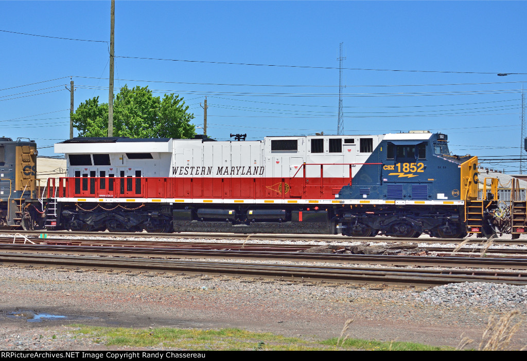 CSXT 1852 M692-11 / M691-12